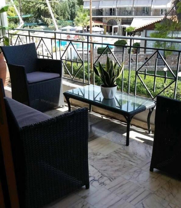 Helens Apartment تولو المظهر الخارجي الصورة