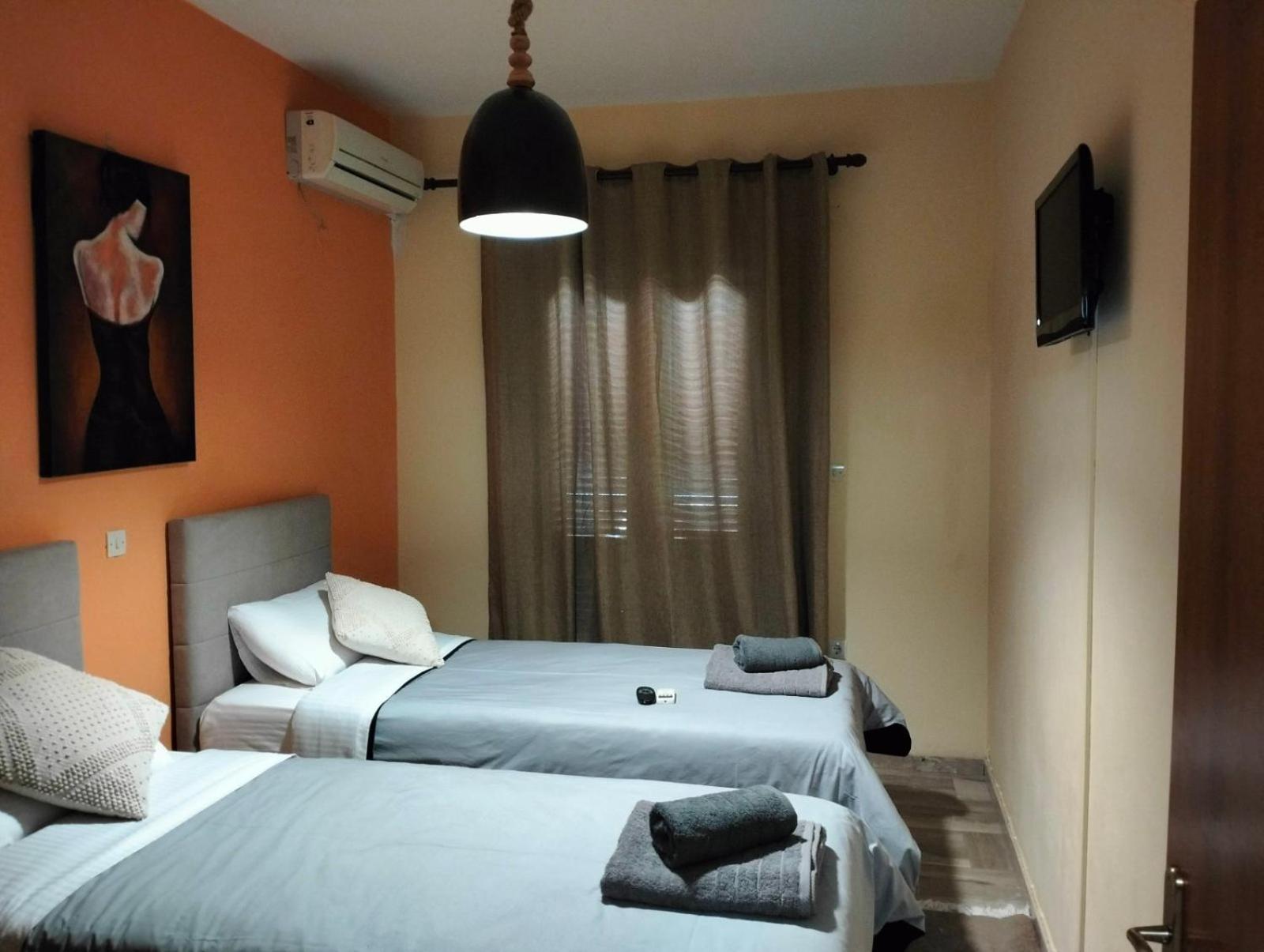 Helens Apartment تولو المظهر الخارجي الصورة